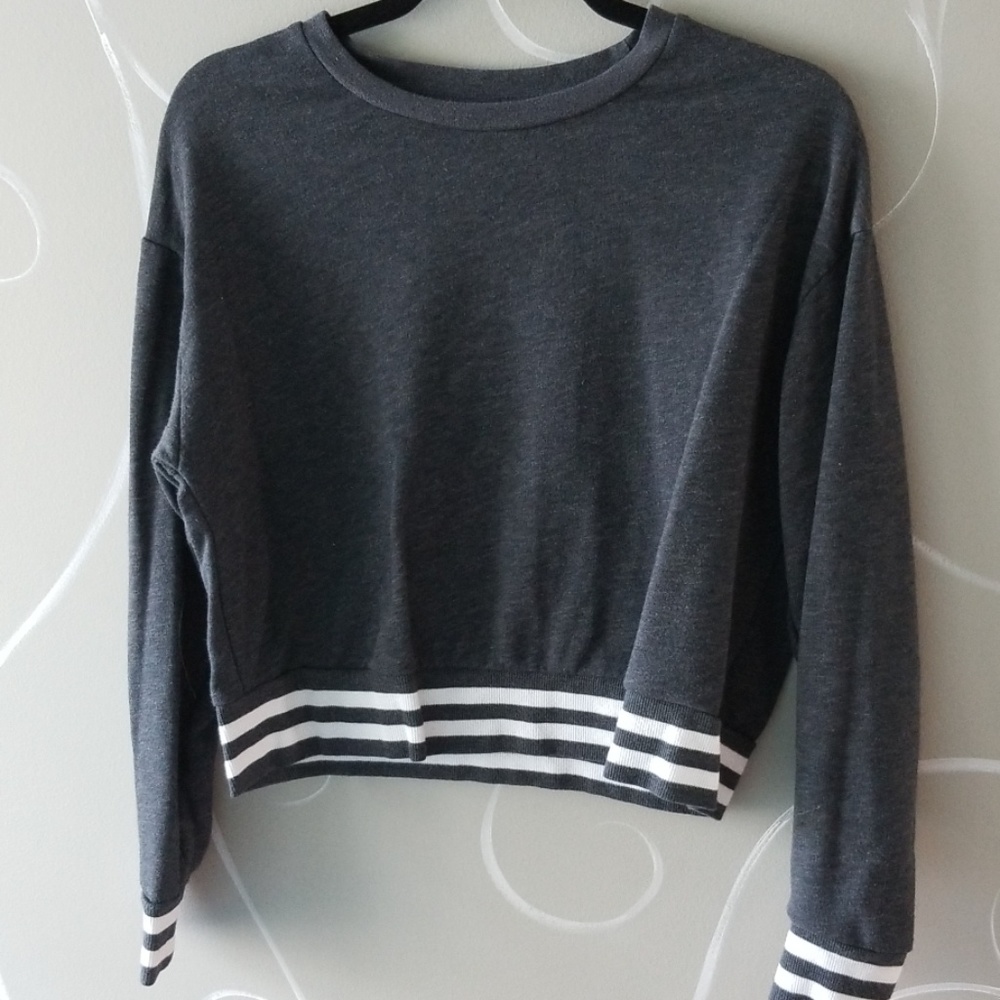 Sweater/crewneck sweatshirt